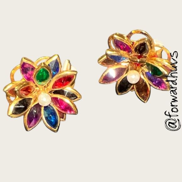 Vintage Rainbow Lucite Petal Cluster Clip-On Earrings - Picture 3 of 9